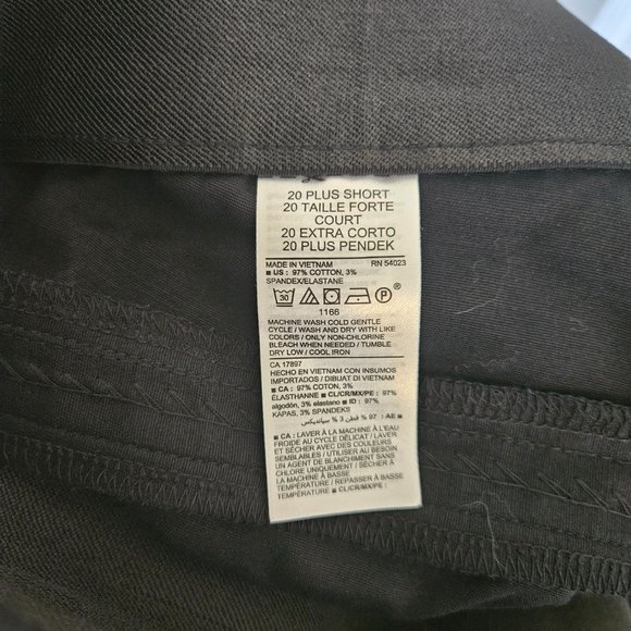 Old Navy NWT black pants, elastic waist, split hem, 20 short - Picture 7 of 7